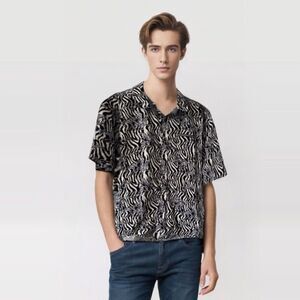 Funky Mens Shirt Sz XL Edgy Baroque Abstract Bold Artsy Black White Eclectic